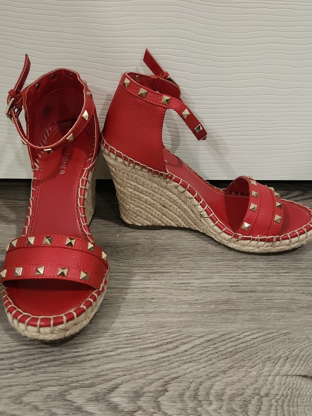 Marc Fisher Alizow Red Studded Espadrille Wedge Sandals Size 8.5M Like New